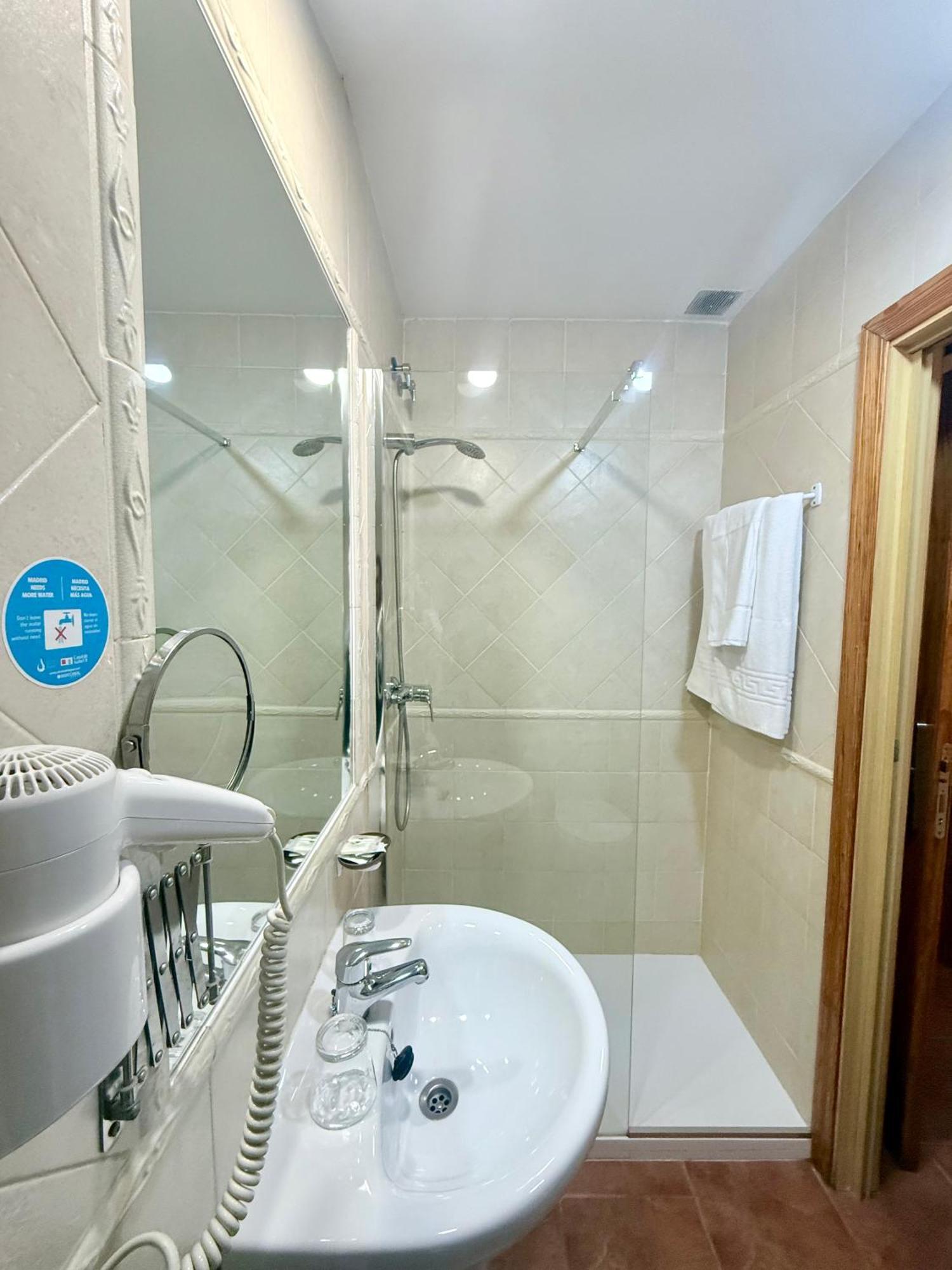 Hostal San Martin San Martin De La Vega Ngoại thất bức ảnh